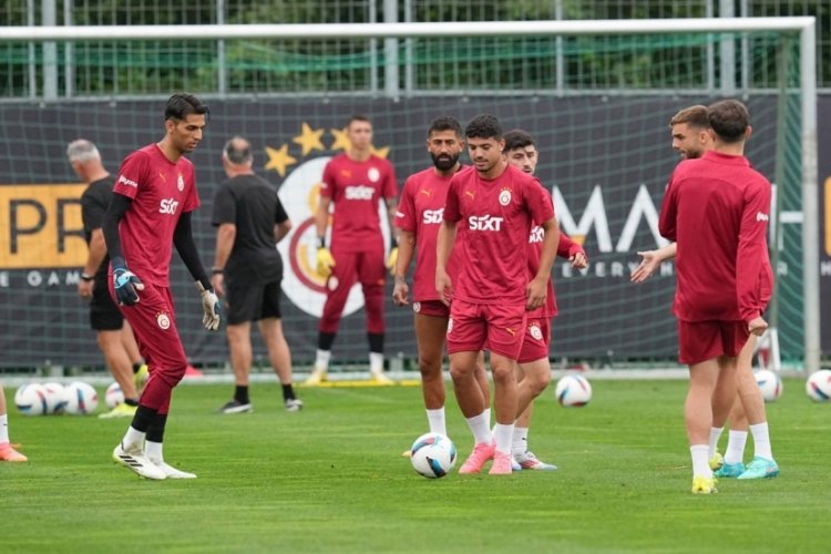 Galatasaray, yeni sezon hazırlıklarını s&uuml;rd&uuml;rd&uuml;