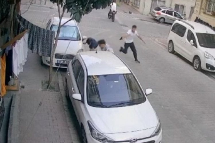 İstanbul'da 2 kişi sokak ortasında silahla vuruldu