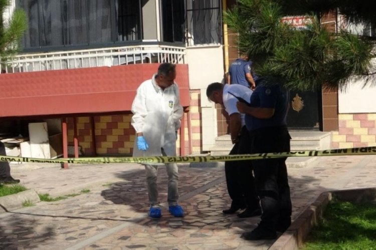 Kayseri'de komşuların &ccedil;&ouml;p kavgası kanlı bitti
