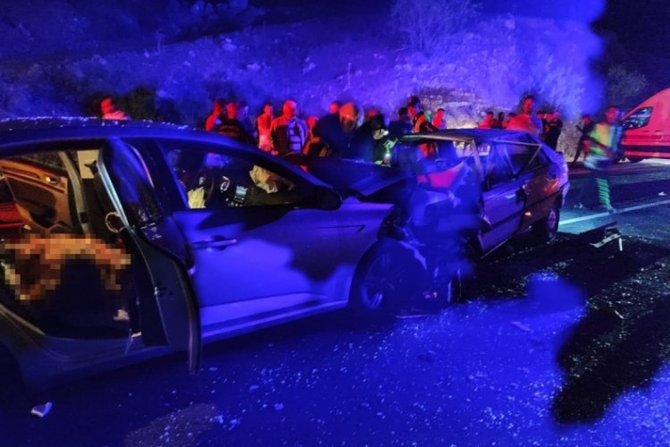 Isparta'da katliam gibi kaza! 3 &ouml;l&uuml;, 10 yaralı