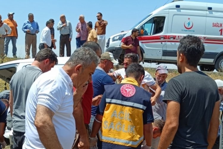 Muş'ta 2 otomobil &ccedil;arpıştı; 4 kişi yaralandı