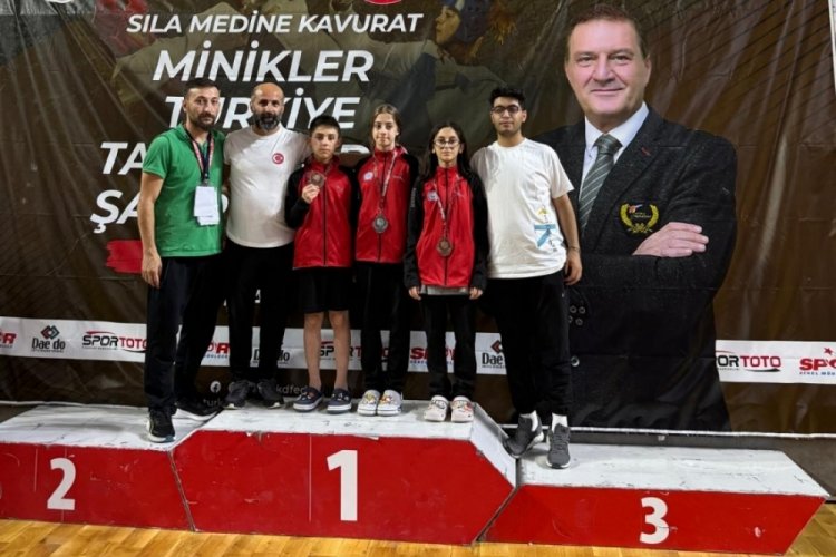 Bursa'da Yıldırım Belediyesi Jimnastik Spor Kul&uuml;b&uuml; 3 madalya kazandı