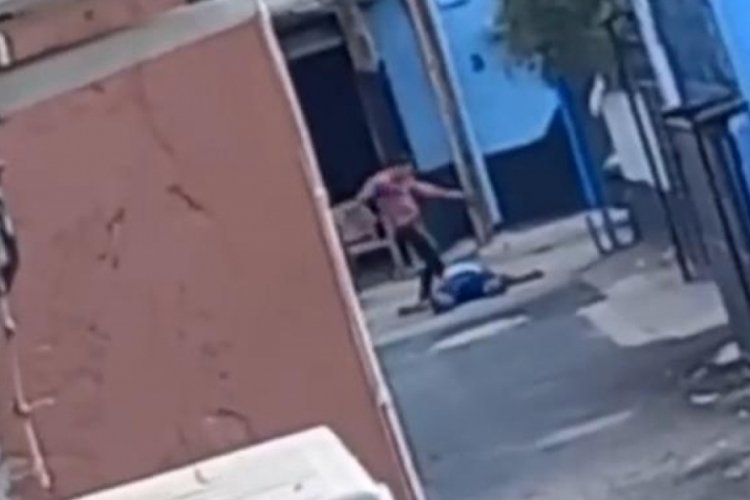 Eski kayınpederini canice katletti, &uuml;zerine basıp tekme attı