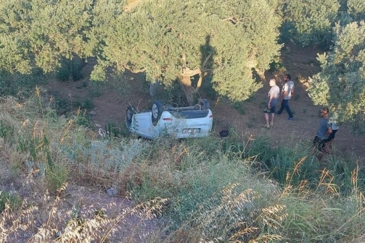 Erdek'te yoldan &ccedil;ıkan ara&ccedil; şarampole u&ccedil;tu