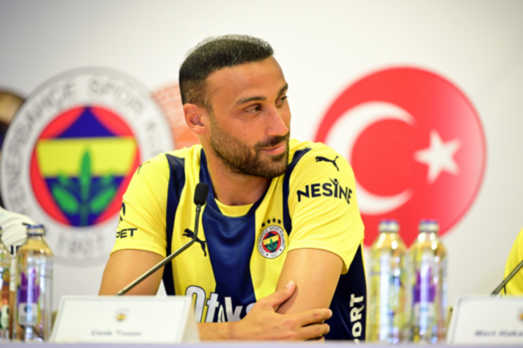 Hull City galibiyetinin ardından Cenk Tosun: Bug&uuml;n&uuml; iple &ccedil;ekiyordum