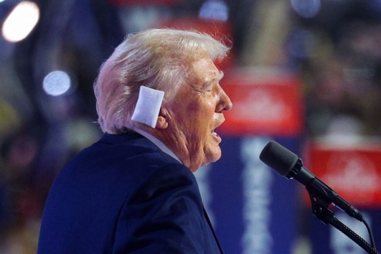 Trump, suikast girişimi sonrası ilk kez k&uuml;rs&uuml;de