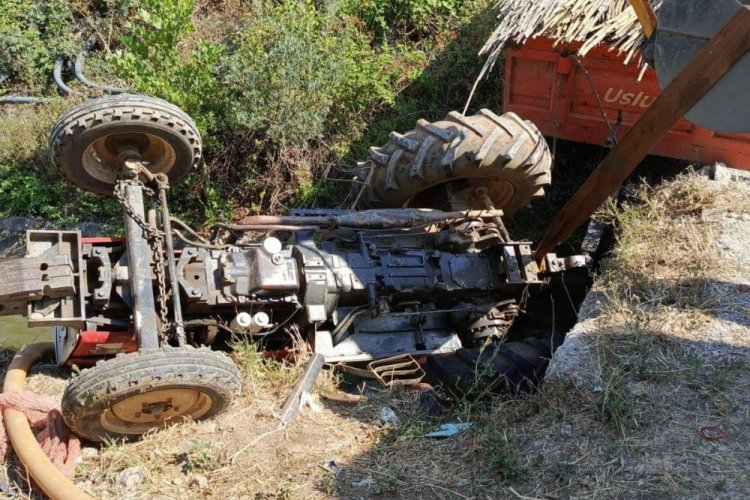 Bursa'da trakt&ouml;r devrildi! 1 kişi hayatını kaybetti