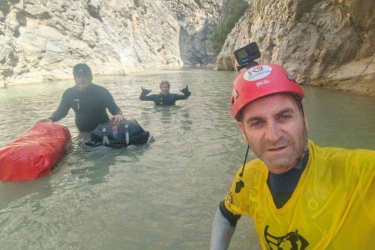 Mersin'de gizemli şelale! Kestel kanyonu g&ouml;renlere adrenalin dolu anlar yaşatıyor