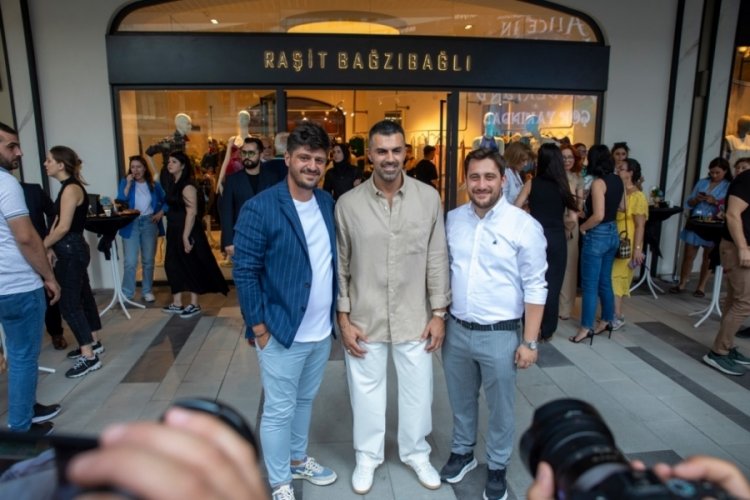 Raşit Bağzıbağlı modasını Bursa'ya yansıttı