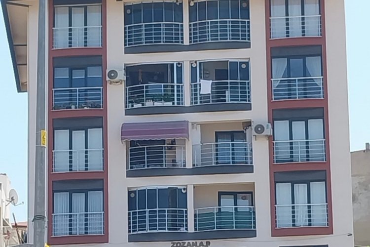 Balıkesir'de feci olay: 5. Kattan d&uuml;şen &ccedil;ocuk hayatını kaybetti