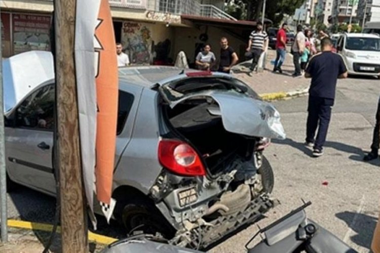 Kocaeli'de savrulan ara&ccedil; yayalara &ccedil;arptı