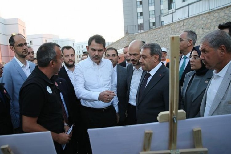 Bakan Kurum'dan Şanlıurfa'daki deprem konutlarına inceleme
