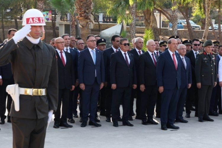 Bakan G&uuml;ler, KKTC'de Boğaz Şehitliği'ni ziyaret etti