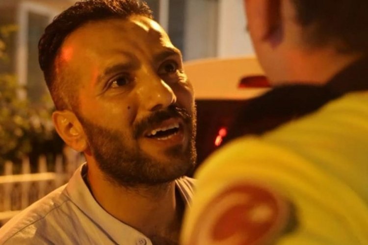 Ehliyetsiz kullandığı ara&ccedil;la alkoll&uuml; yakalanan şahıs dakikalarca polise yalvardı