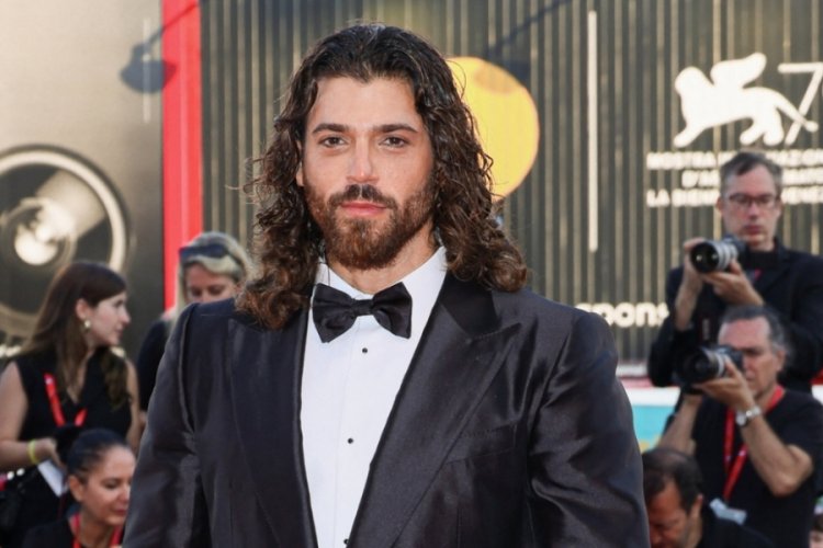 Can Yaman İtalya'da Kineo &Ouml;d&uuml;l&uuml;'ne aday g&ouml;sterildi