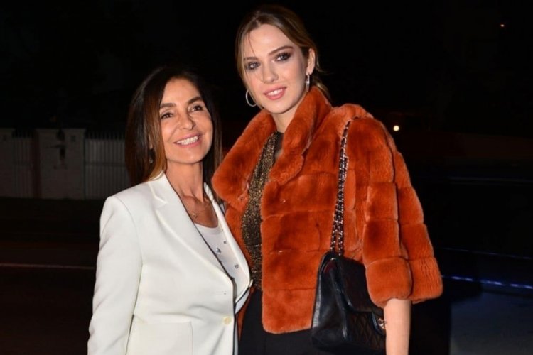 &nbsp;Yasemin Şefkatli'den&nbsp;Derya Tuna'ya doğum g&uuml;n&uuml; s&uuml;rprizi!