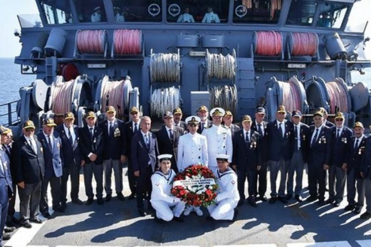 Milli Savunma Bakanlığı'ndan 'Kocatepe Şehitlerini Anma ve Denize &Ccedil;elenk Atma T&ouml;reni'