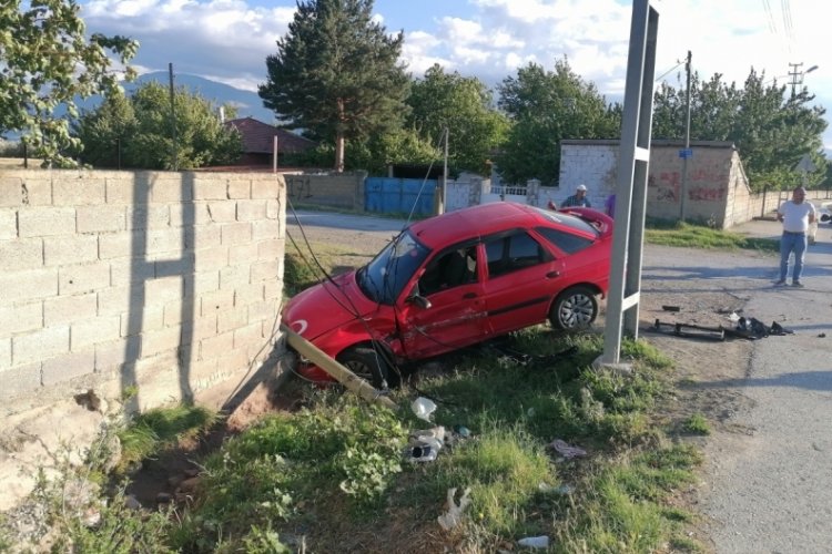Erzincan'da trafik kazası: 2 yaralı