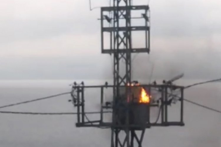 Ağrı'da yağmur yağdı:Elektrik panosunu patladı