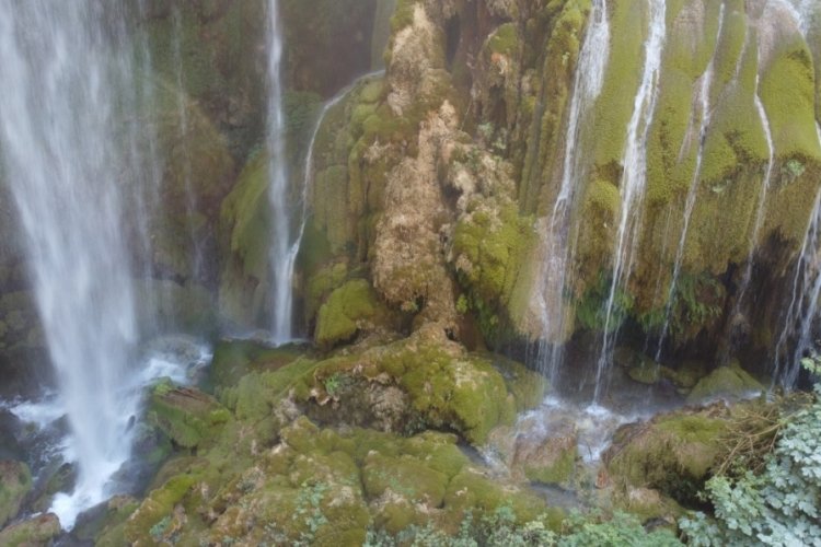 Mersin'de yerk&ouml;pr&uuml; şelalesi muhteşem g&uuml;zelliğiyle g&ouml;z doldurdu!