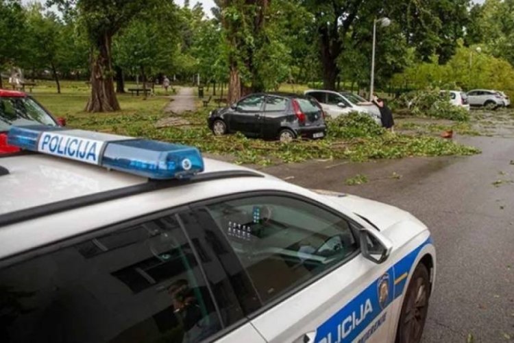 Huzurevini basıp annesi dahil 5 kişiyi &ouml;ld&uuml;rd&uuml;!