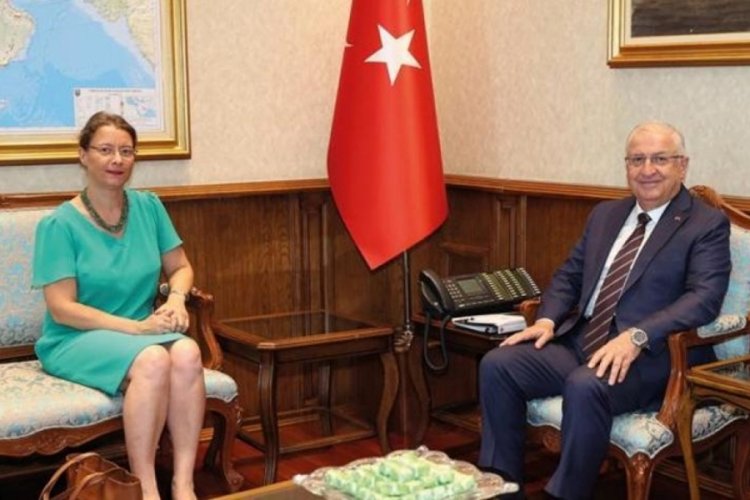 Yaşar G&uuml;ler, Fransa'nın Ankara B&uuml;y&uuml;kel&ccedil;isi Dumont'u kabul etti