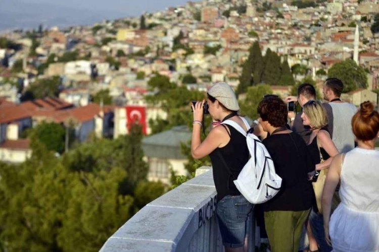 Yerli turist ilk &ccedil;eyrekte seyahate 45,2 milyar lira harcadı!