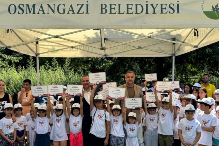 Bursa'da gen&ccedil; y&uuml;z&uuml;c&uuml;ler sertifikalarını aldı