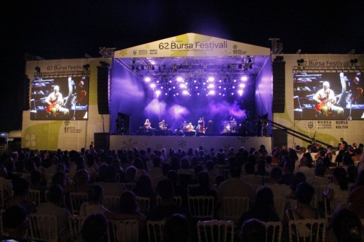 Bursa Festivali'nde yıldızlar ge&ccedil;idi