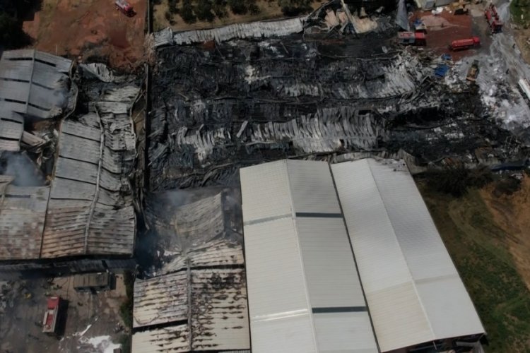 Bursa'da yanan fabrikalar havadan drone ile g&ouml;r&uuml;nt&uuml;lendi
