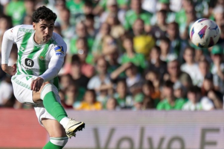 Real Betis fiyat d&uuml;ş&uuml;rd&uuml;, Galatasaray radara aldı