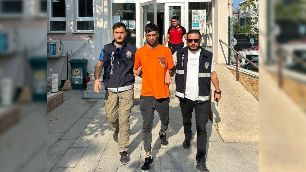 Amcasını pompalı t&uuml;fekle &ouml;ld&uuml;rd&uuml;!