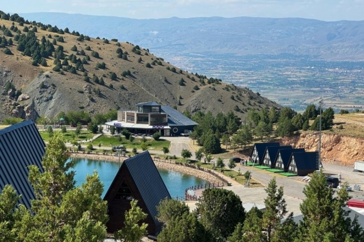 Erzincan'da essiz  renk cümbüşüyle ergan dağı turistlerin yeni adresi! 