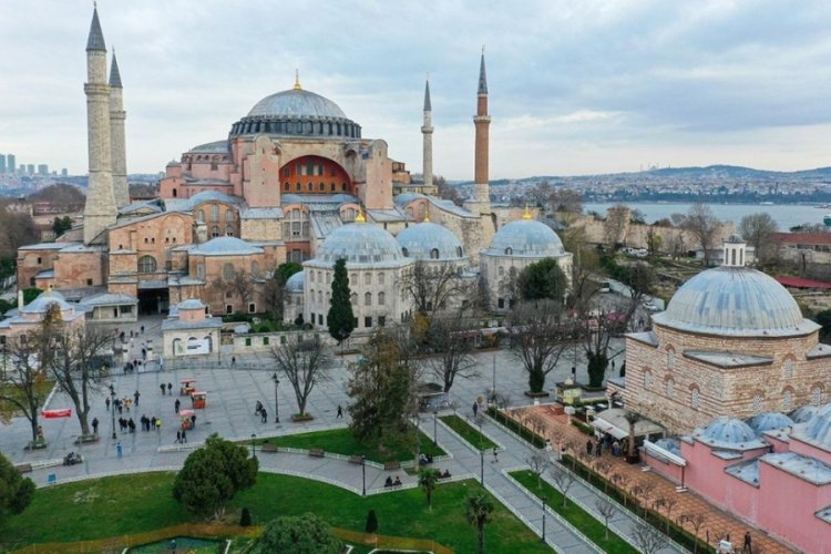 Cumhurbaşkanı Erdoğan'dan Ayasofya'nın 4. yıl d&ouml;n&uuml;m&uuml; mesajı