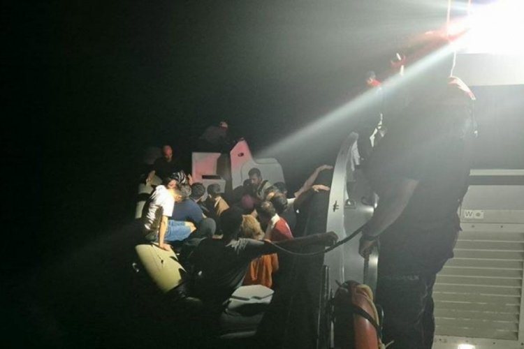 İzmir'de 86 d&uuml;zensiz g&ouml;&ccedil;men yakalandı