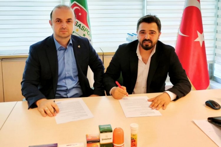 Bursa'da gen&ccedil; eczacı kendi &uuml;r&uuml;n&uuml; ile Bursaspor'un resmi vitamin sponsoru oldu!