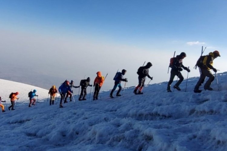 Ağrı Dağı'na tırmanmak i&ccedil;in yeni şartlar getirildi!