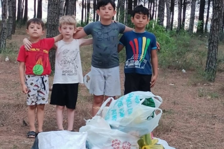 Samsun'da  pikniğe giden çocuklar poşet poşet çöp topladılar