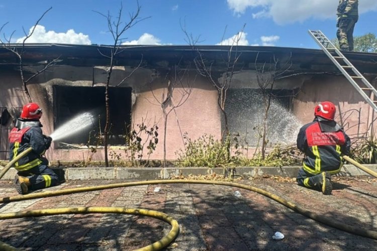 K&uuml;&ccedil;&uuml;k&ccedil;ekmece'de Cemevi ve K&uuml;lt&uuml;r Merkezi'nde yangın