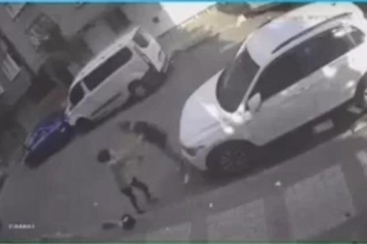 İstanbul'da 1 ay &ouml;nce &ouml;ld&uuml;rmekle tehdit ettiği eski eşini sokak ortasında silahla vurdu