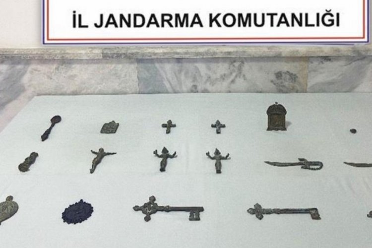 Taş toplamaya &ccedil;ıktı, tarihi eserler buldu
