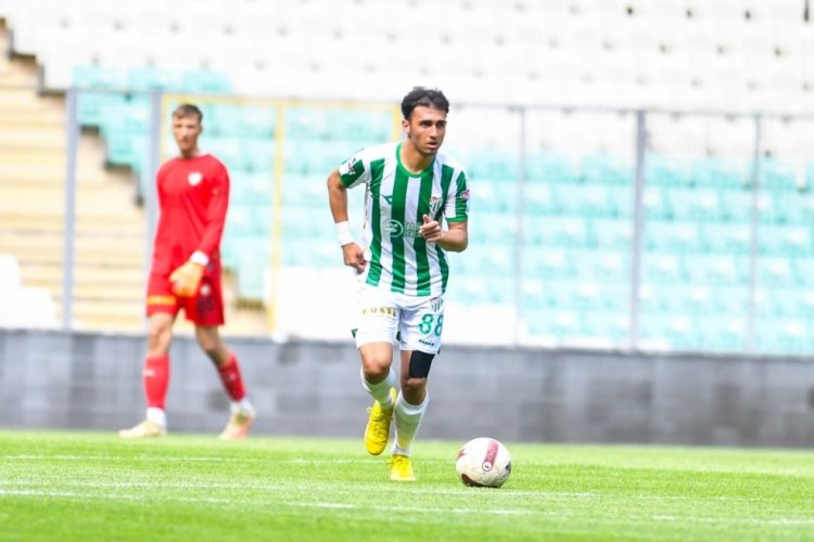 Bursaspor'dan ayrılan Yiğit Fidan, S&uuml;per Lig yolunda