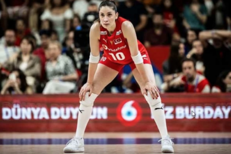 Olimpiyat kadrosundan &ccedil;ıkarılan Tuğba Şenoğlu İvegin'den zehir zemberek a&ccedil;ıklama!