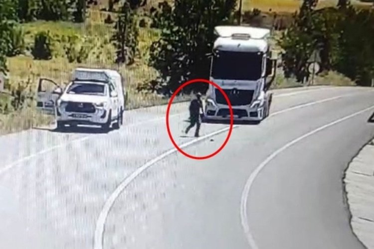 Tunceli'de yaralı ser&ccedil;eyi kurtaran vatandaşa kamyon &ccedil;arptı