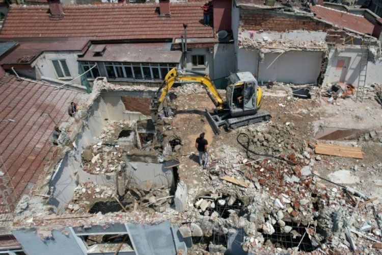 Yıldırım Belediyesi kentsel d&ouml;n&uuml;ş&uuml;m &ccedil;alışmalarına devam ediyor