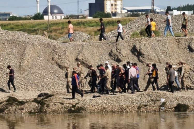 Diyarbakır'da Dicle Nehri'ne d&uuml;şen habip boğuldu