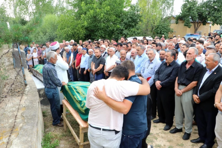 Cinnet getiren &Uuml;mit Yapıcıoğlu, 20 yıl &ouml;nce karısını &ouml;ld&uuml;rm&uuml;ş!