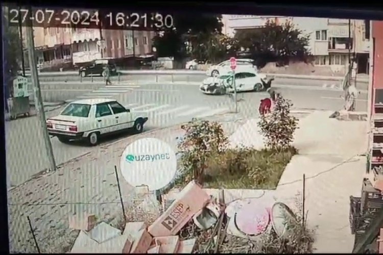 Sivas'ta otomobille &ccedil;arpışan bisikletli savruldu