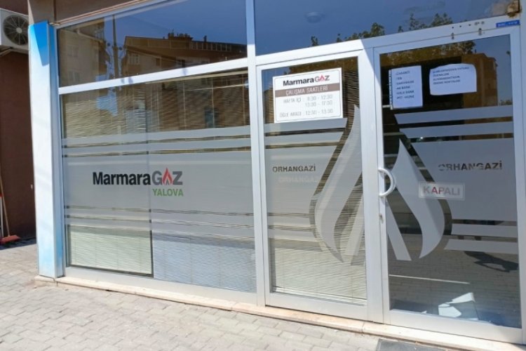 Bursa'da doğalgaz ödemesi için gelen vatandaşların tepkisini çeken yazı! 