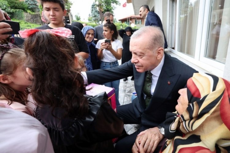 Cumhurbaşkanı Erdoğan'dan Rize'de komşu ziyareti